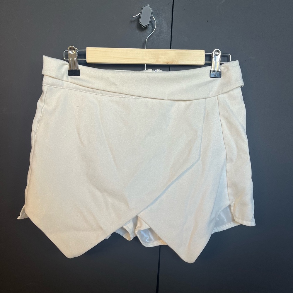 White skort
